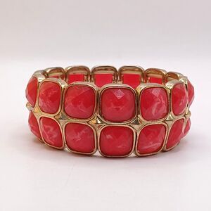 Vintage Wonderful Fashion Bracelet of Gold Tone Squares Around Red Acrylic Gems